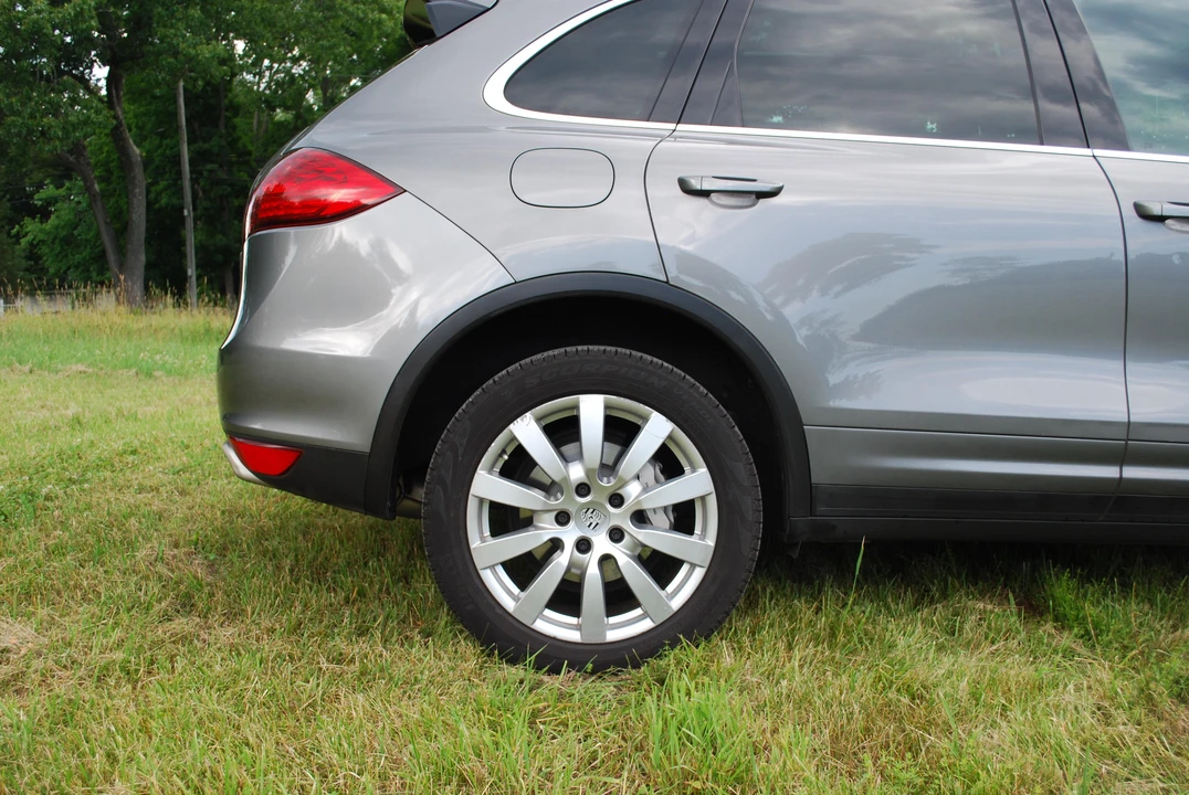 2012 Porsche 958 Cayenne S - Image 14 of 31