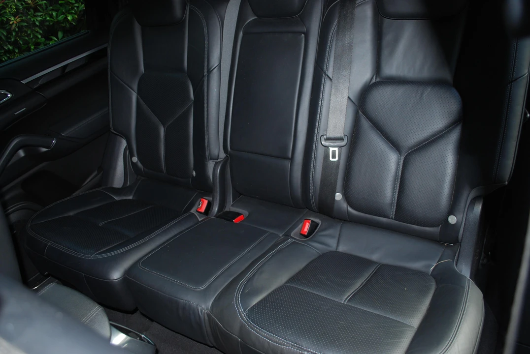 2012 Porsche 958 Cayenne S - Image 27 of 31
