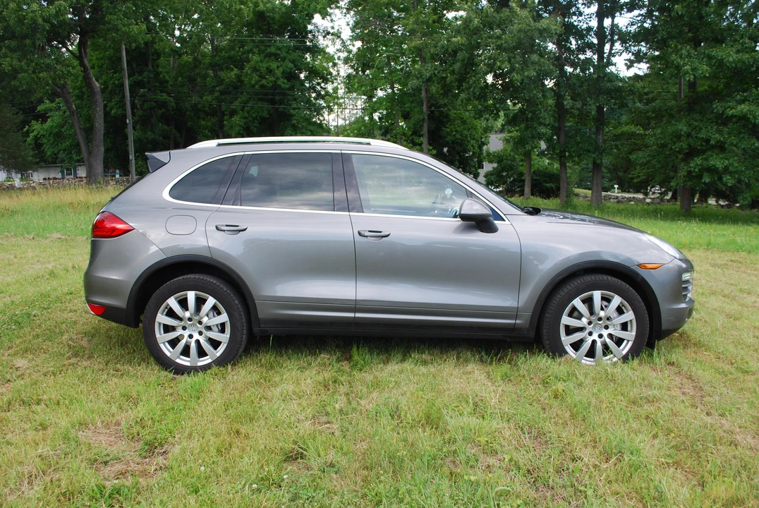 2012 Porsche 958 Cayenne S - Image 7 of 31