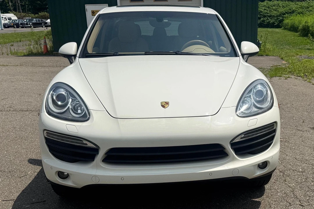 2012 Porsche 958 Cayenne S - Image 2 of 31
