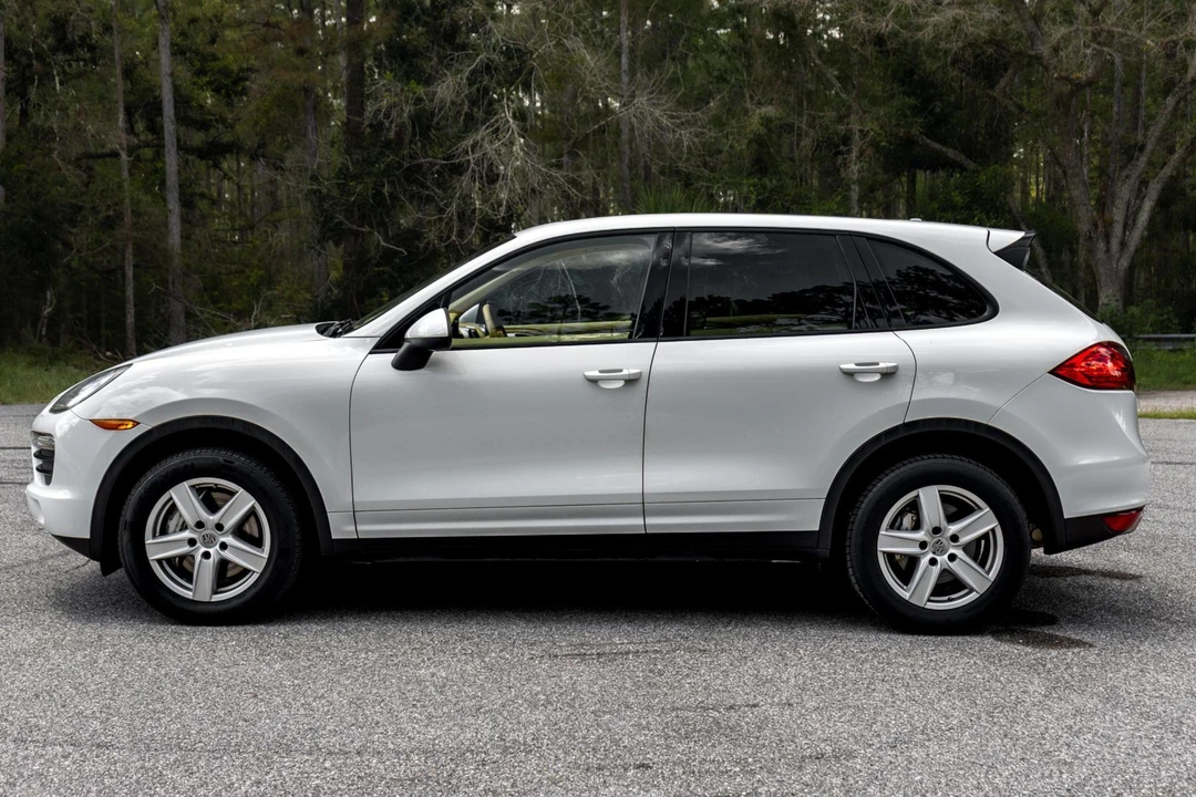 2012 Porsche 958 Cayenne S - Image 3 of 31