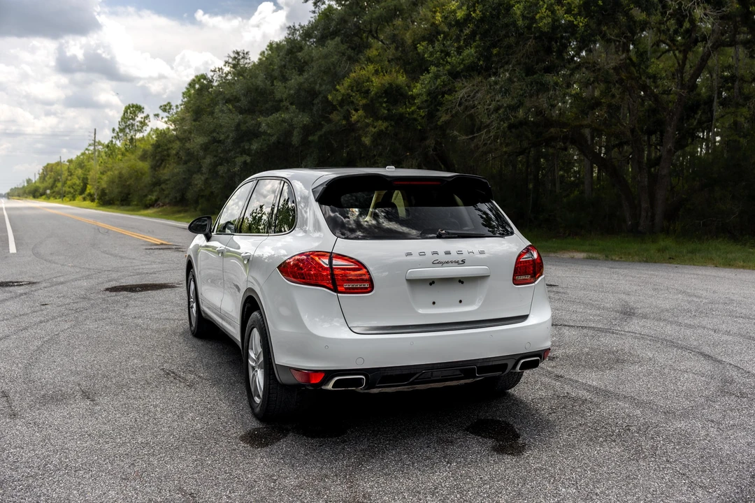 2012 Porsche 958 Cayenne S - Image 18 of 31