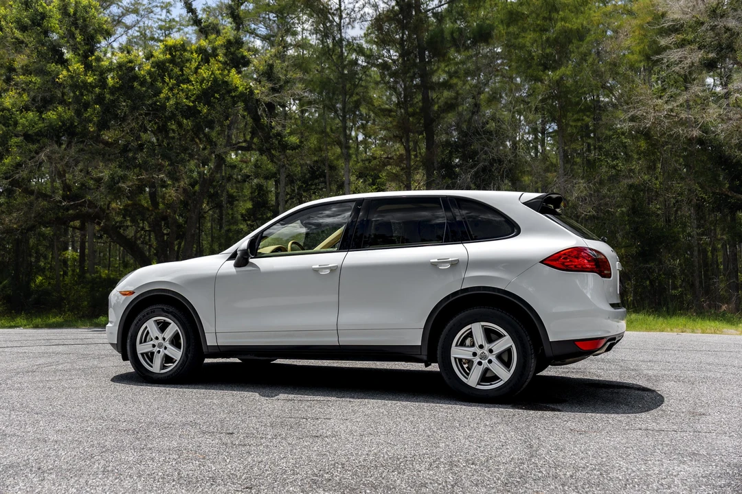 2012 Porsche 958 Cayenne S - Image 14 of 31