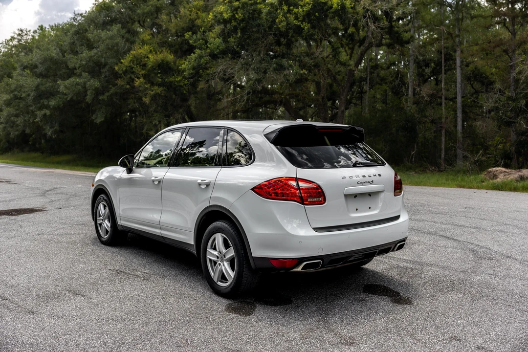 2012 Porsche 958 Cayenne S - Image 17 of 31