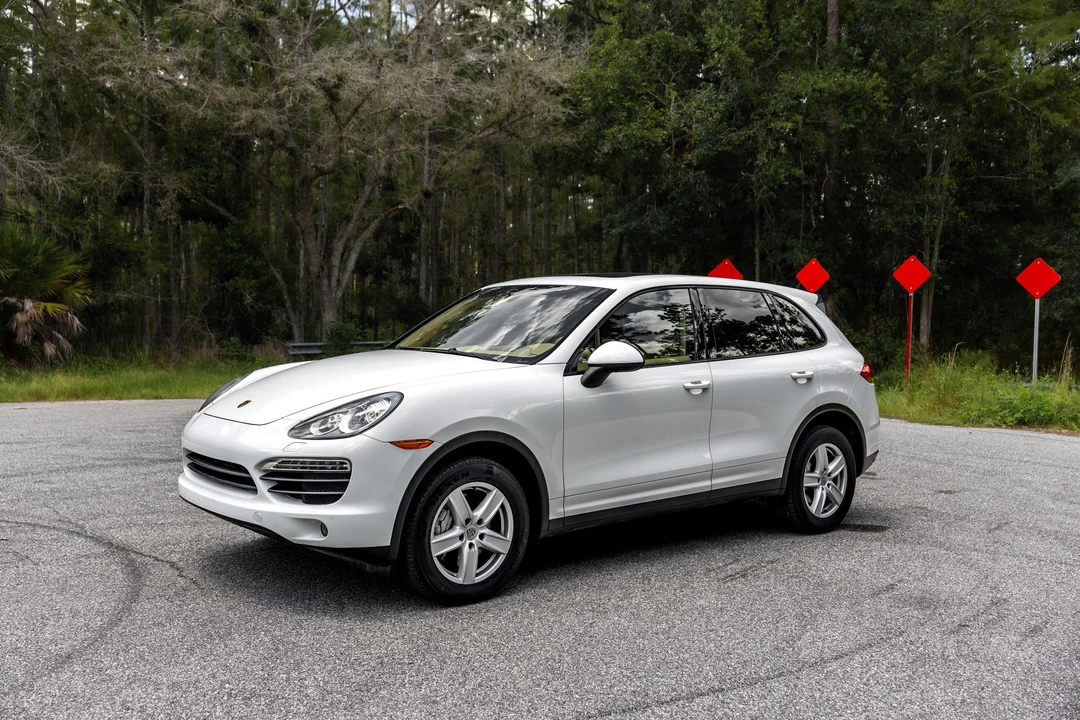 2012 Porsche 958 Cayenne S - Image 10 of 31