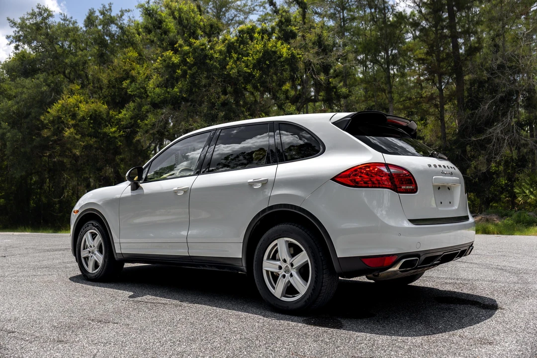 2012 Porsche 958 Cayenne S - Image 16 of 31