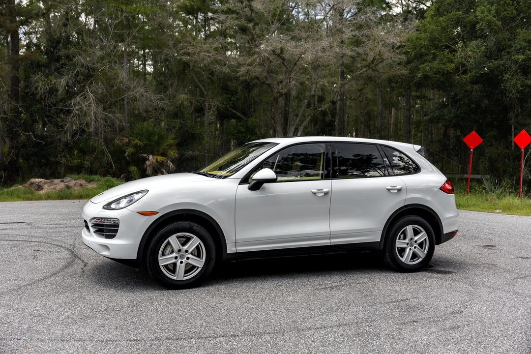 2012 Porsche 958 Cayenne S - Image 12 of 31