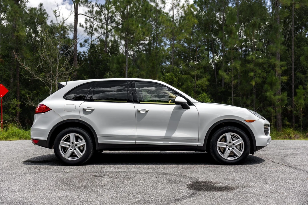 2012 Porsche 958 Cayenne S - Image 26 of 31