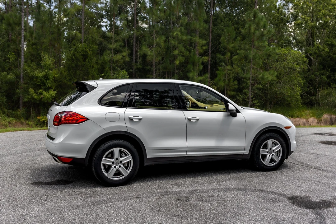 2012 Porsche 958 Cayenne S - Image 25 of 31