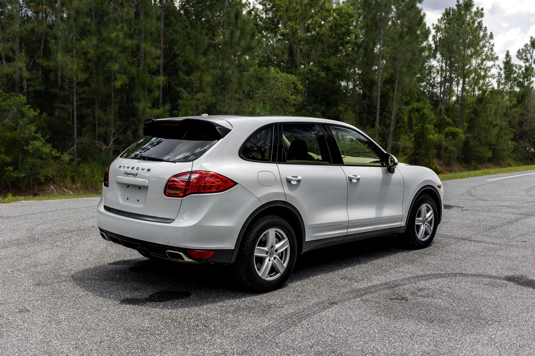 2012 Porsche 958 Cayenne S - Image 23 of 31