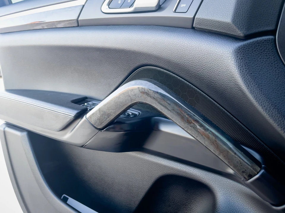 2012 Porsche 958 Cayenne S - Image 7 of 9