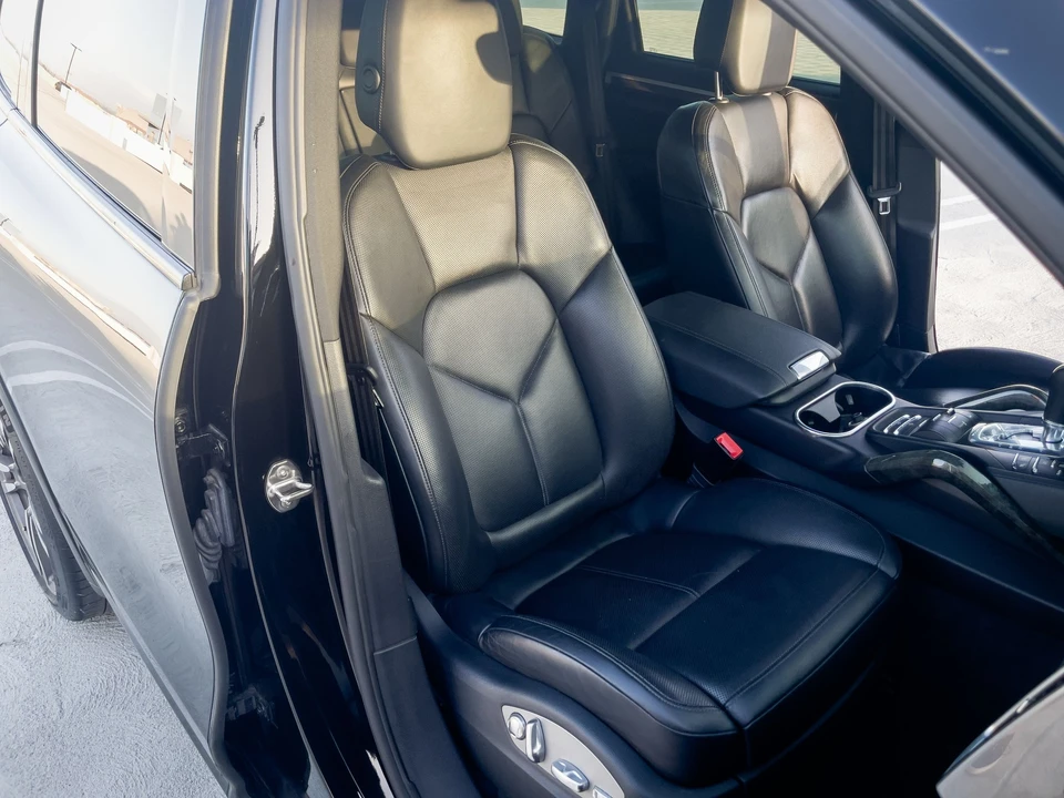 2012 Porsche 958 Cayenne S - Image 4 of 9