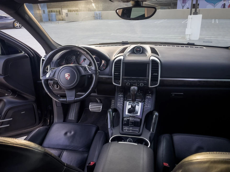 2012 Porsche 958 Cayenne S - Image 5 of 9