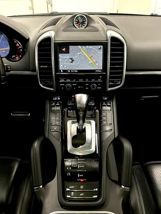 2012 Porsche 958 Cayenne S - Image 16 of 20