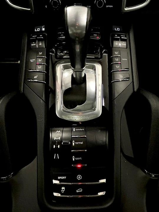2012 Porsche 958 Cayenne S - Image 17 of 20