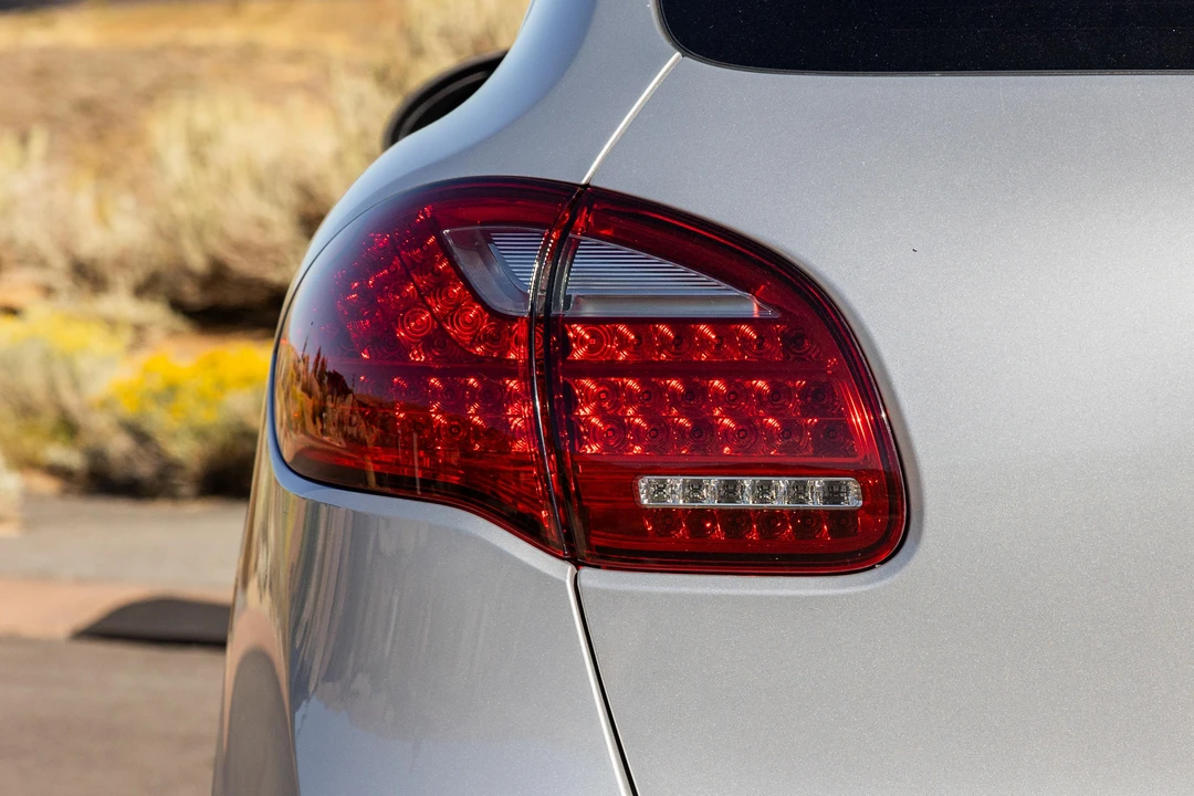2012 Porsche 958 Cayenne S - Image 15 of 31