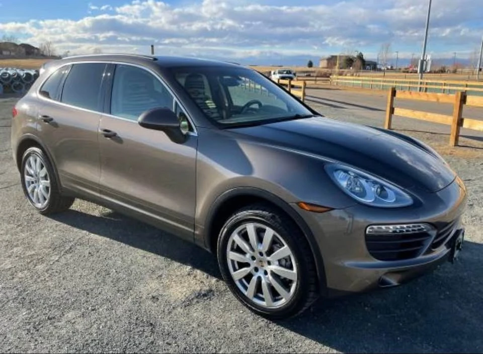 2012 Porsche 958 Cayenne S - Image 2 of 9