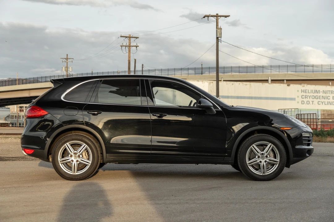 2012 Porsche 958 Cayenne S - Image 10 of 31