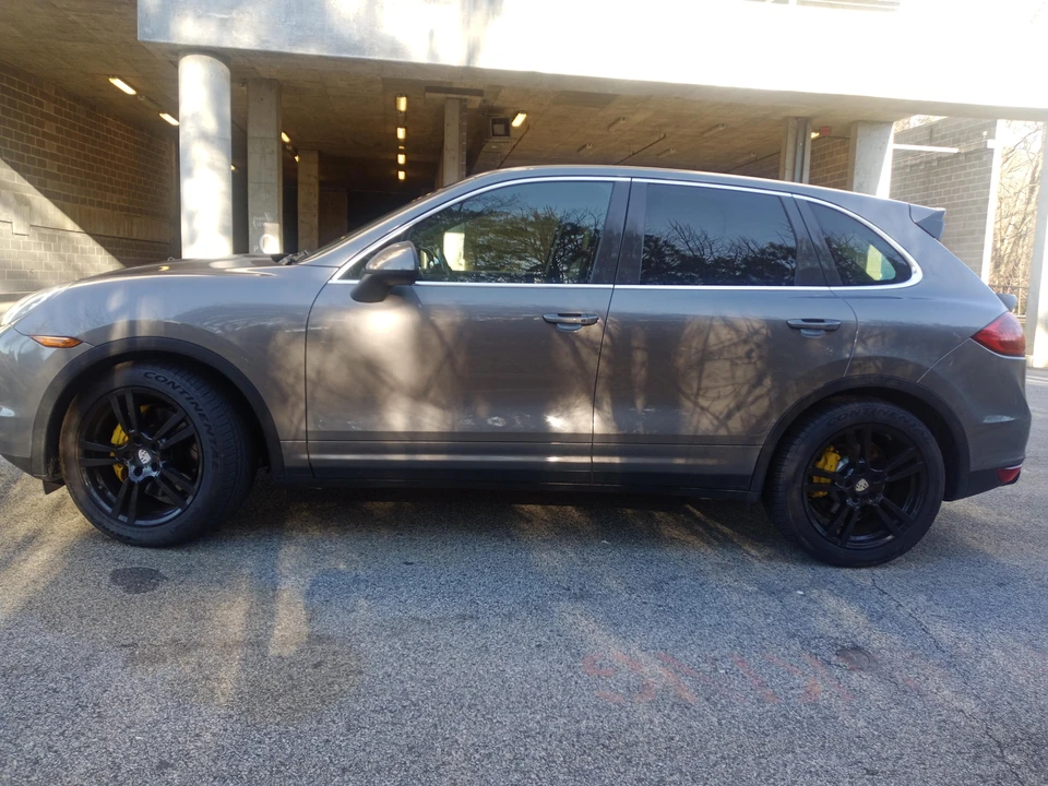 2012 Porsche 958 Cayenne S - Image 14 of 31