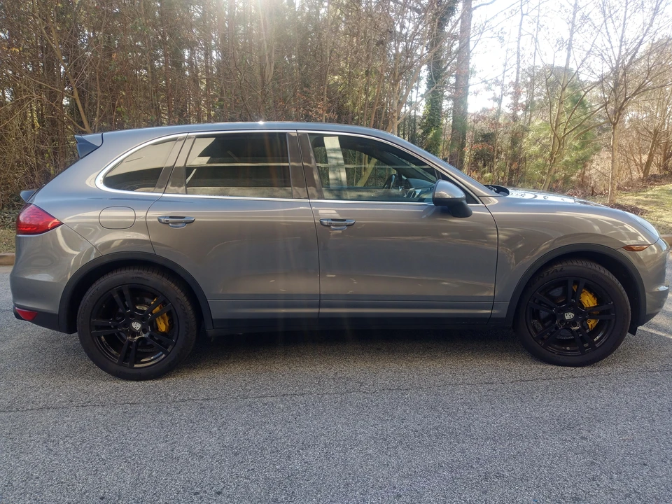 2012 Porsche 958 Cayenne S - Image 25 of 31