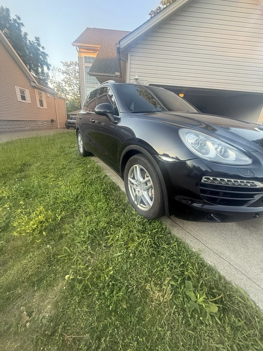 2012 Porsche 958 Cayenne S - Image 2 of 21