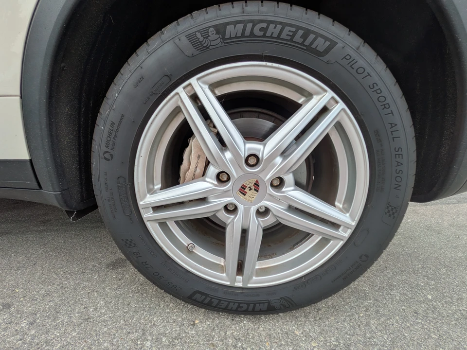 2012 Porsche 958 Cayenne S - Image 18 of 31