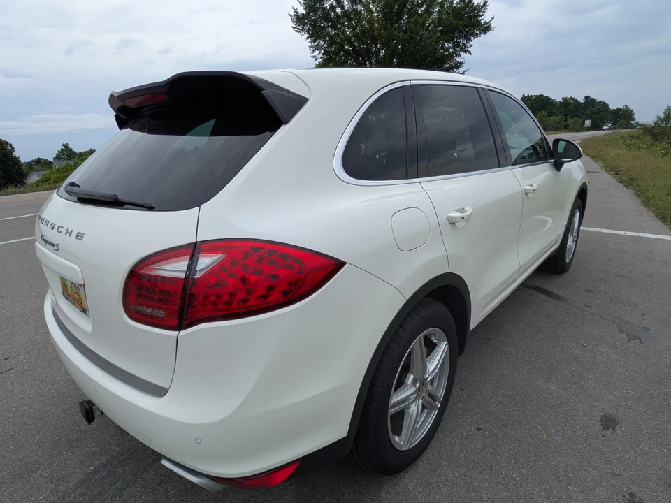 2012 Porsche 958 Cayenne S - Image 11 of 31