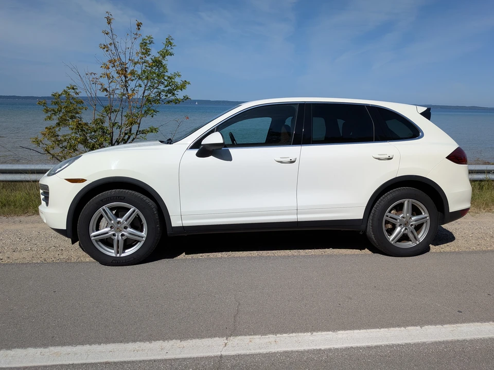 2012 Porsche 958 Cayenne S - Image 4 of 31