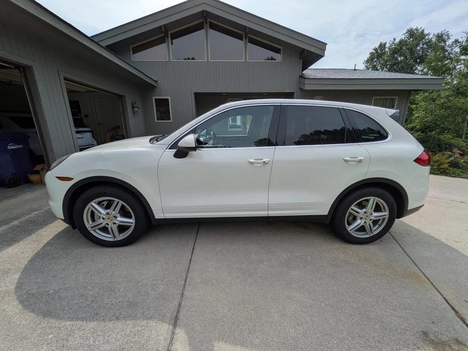 2012 Porsche 958 Cayenne S - Image 5 of 31