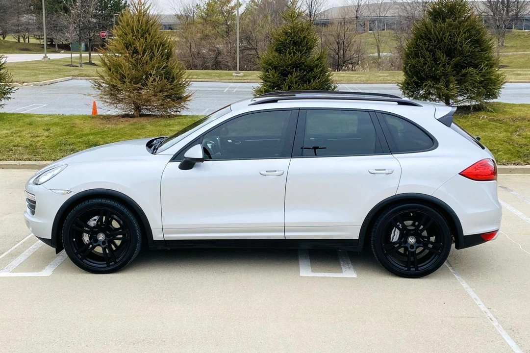 2012 Porsche 958 Cayenne S - Image 14 of 31