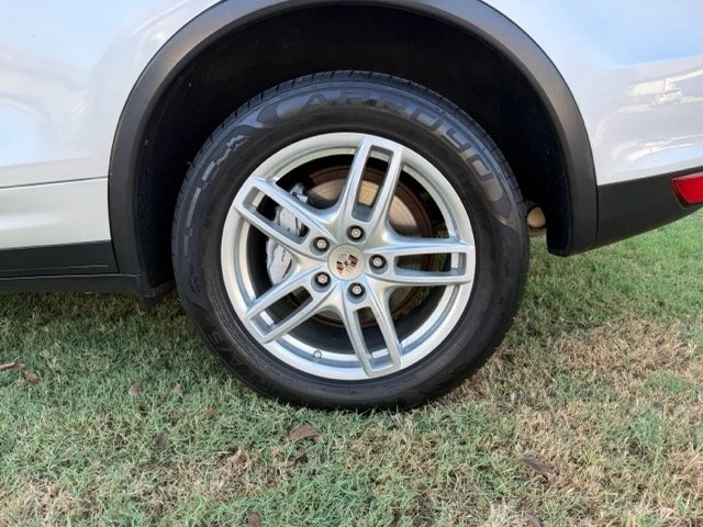 2012 Porsche 958 Cayenne S - Image 18 of 19