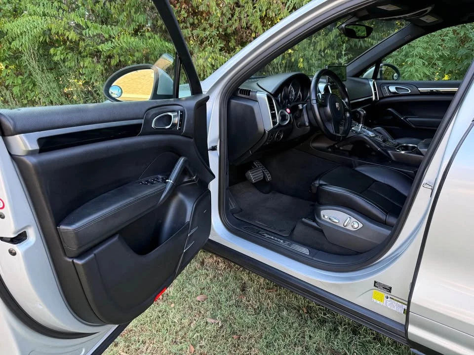 2012 Porsche 958 Cayenne S - Image 17 of 20