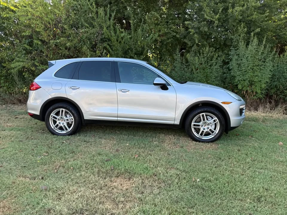 2012 Porsche 958 Cayenne S - Image 2 of 20