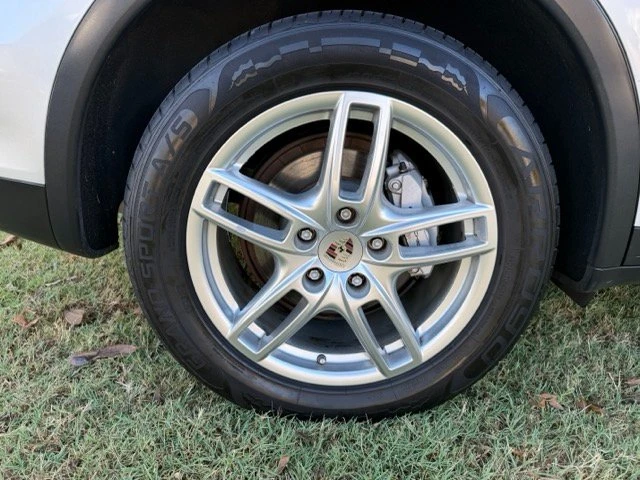 2012 Porsche 958 Cayenne S - Image 15 of 19