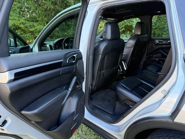 2012 Porsche 958 Cayenne S - Image 9 of 19