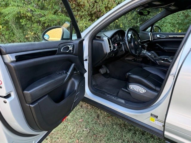 2012 Porsche 958 Cayenne S - Image 8 of 19
