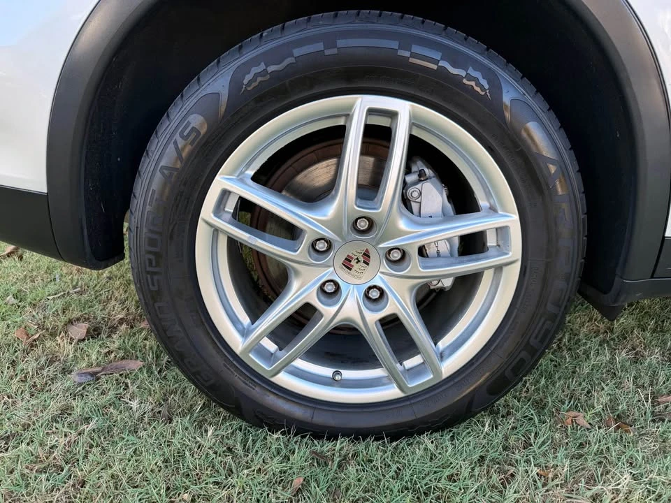 2012 Porsche 958 Cayenne S - Image 8 of 20