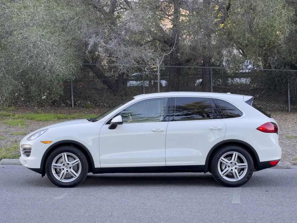 2012 Porsche 958 Cayenne S - Image 20 of 31