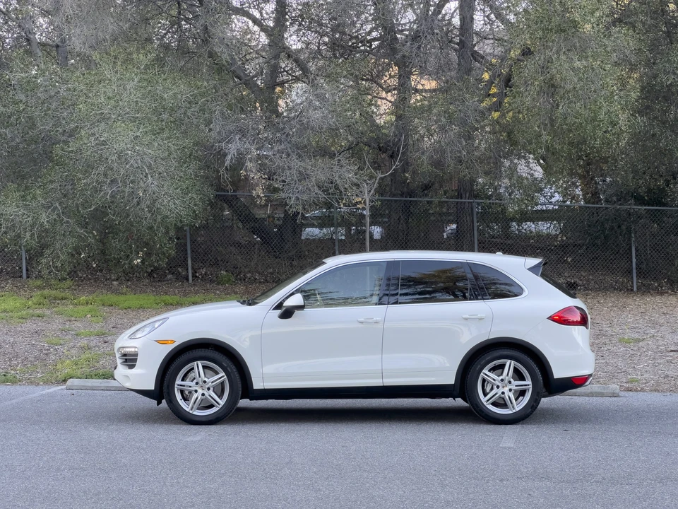 2012 Porsche 958 Cayenne S - Image 19 of 31