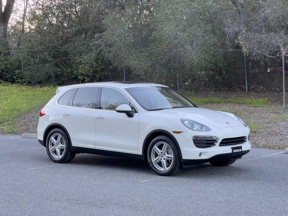 2012 Porsche 958 Cayenne S - Image 2 of 31
