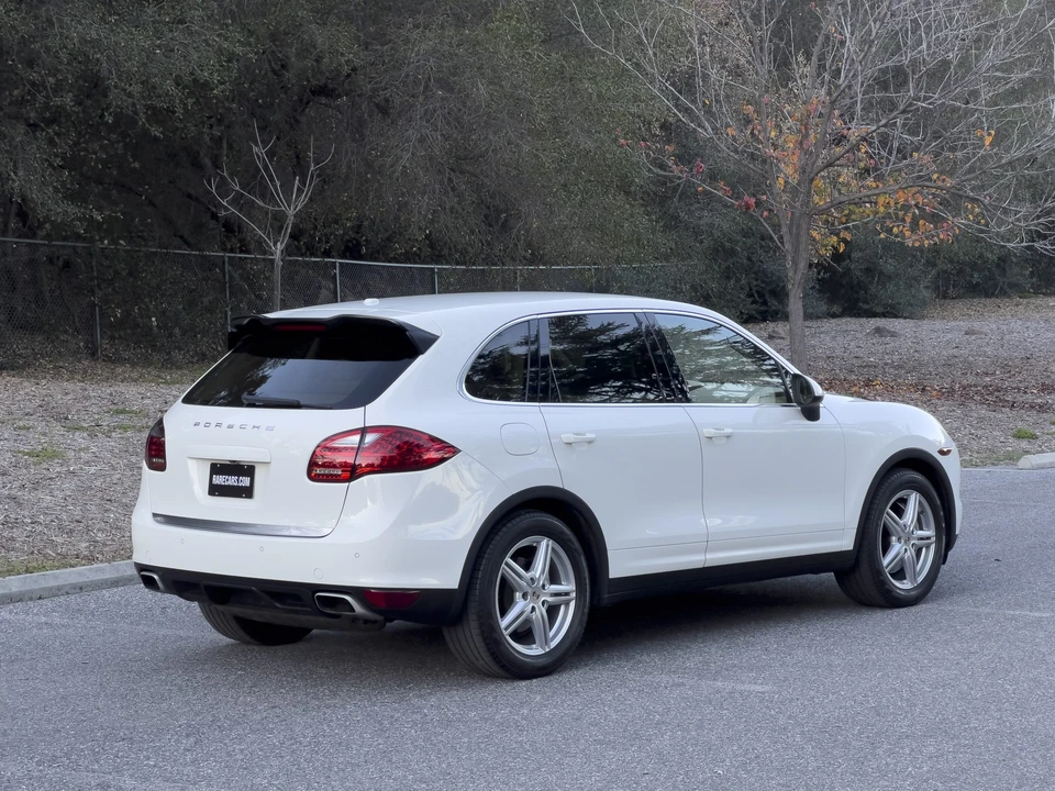 2012 Porsche 958 Cayenne S - Image 28 of 31