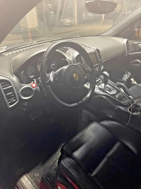 2012 Porsche 958 Cayenne S - Image 3 of 3