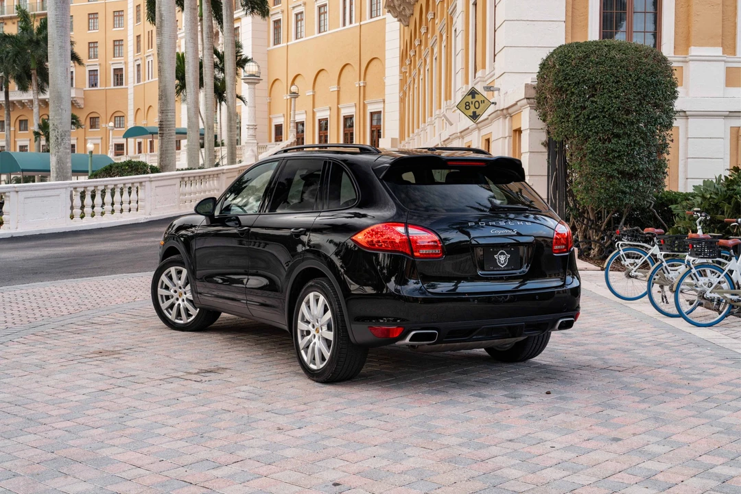2012 Porsche 958 Cayenne S - Image 8 of 31
