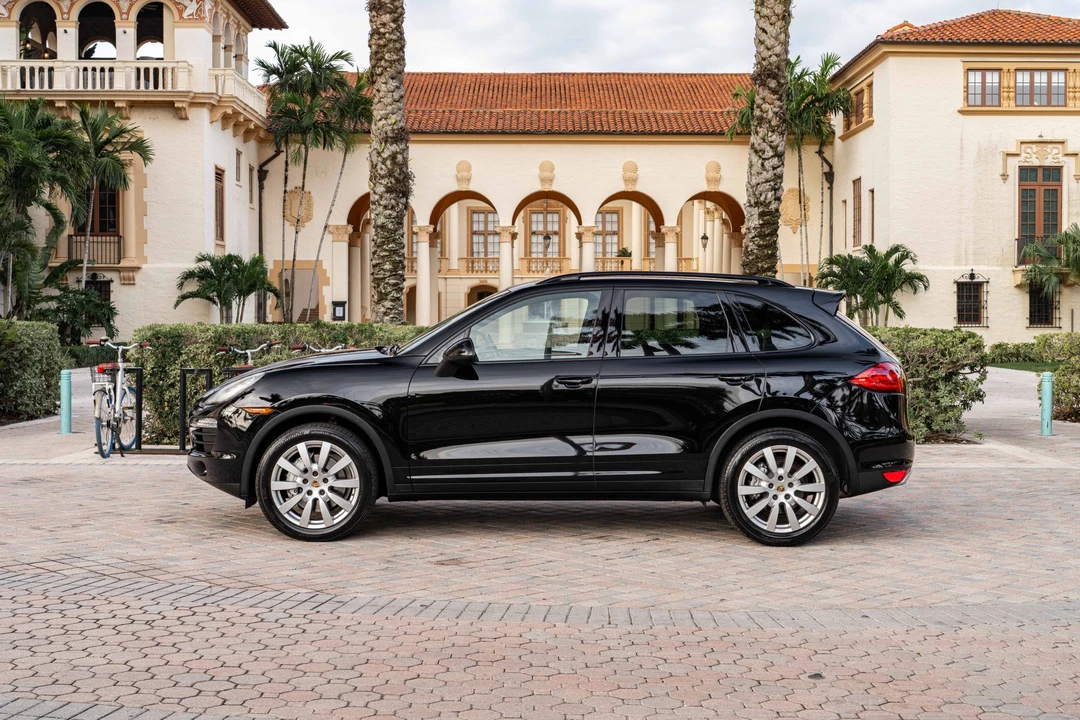 2012 Porsche 958 Cayenne S - Image 6 of 31