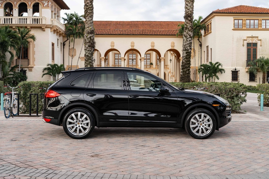 2012 Porsche 958 Cayenne S - Image 13 of 31