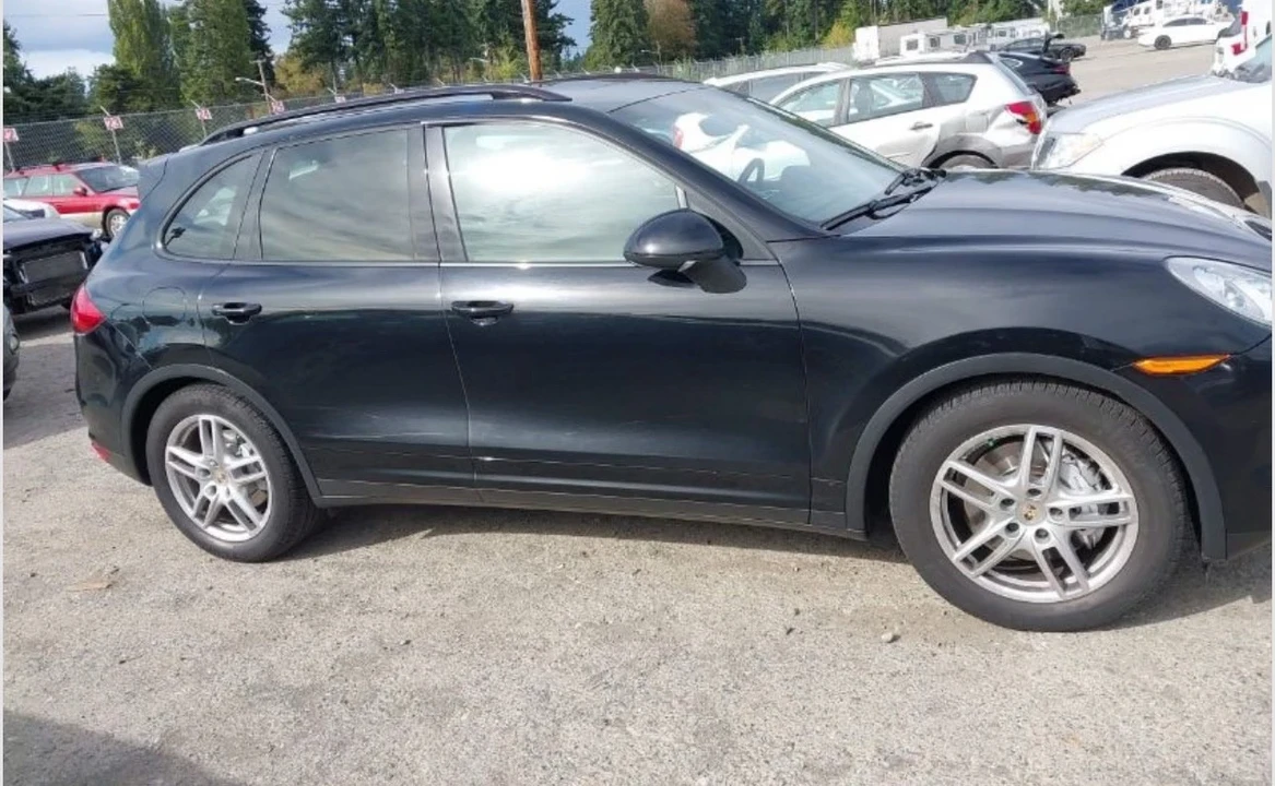 2012 Porsche 958 Cayenne S - Image 3 of 16