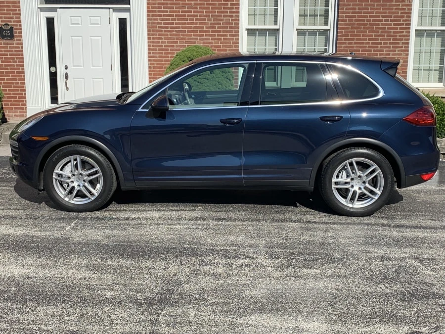 2012 Porsche 958 Cayenne S - Image 2 of 9