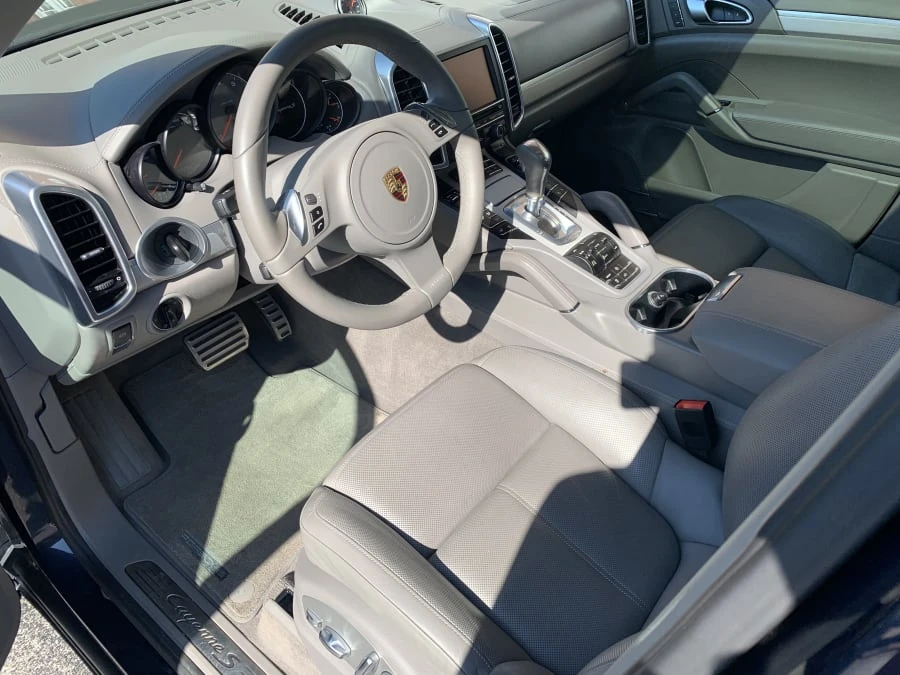 2012 Porsche 958 Cayenne S - Image 4 of 9