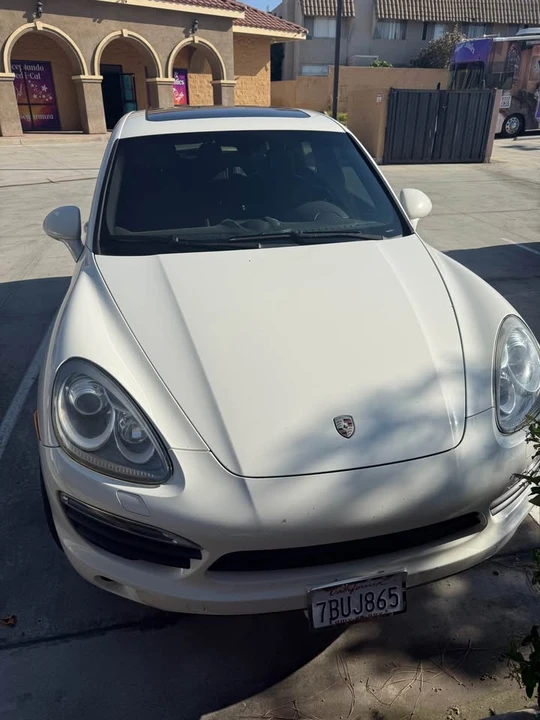 2012 Porsche 958 Cayenne S - Image 3 of 9