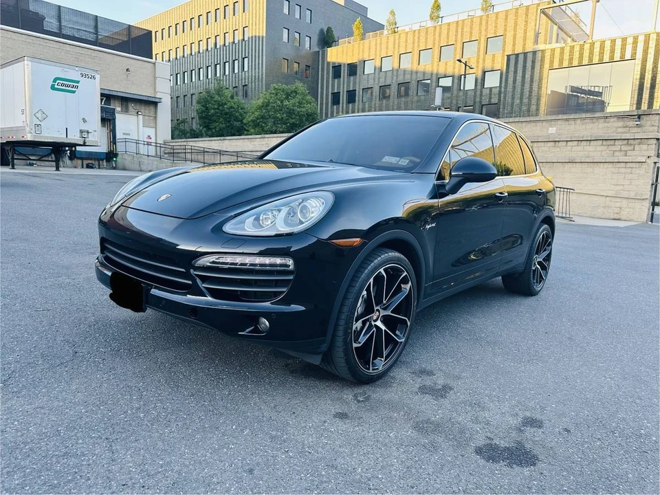 2012 Porsche 958 Cayenne - Image 2 of 21